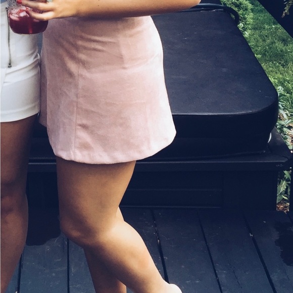 Brandy Melville suede high-waisted pink mini skirt - Picture 7 of 7